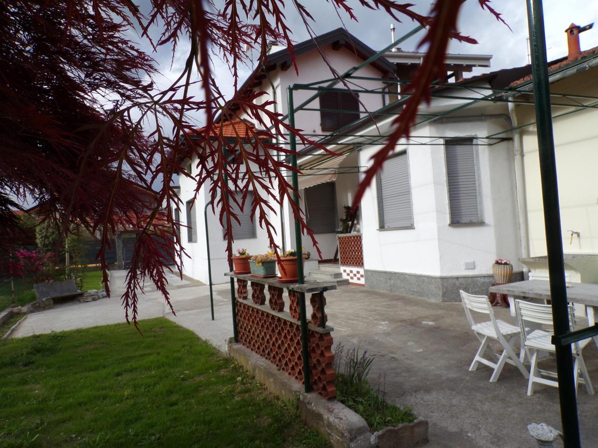 Casa Vacanze Terra Di Mezzo Invorio Inferiore Εξωτερικό φωτογραφία