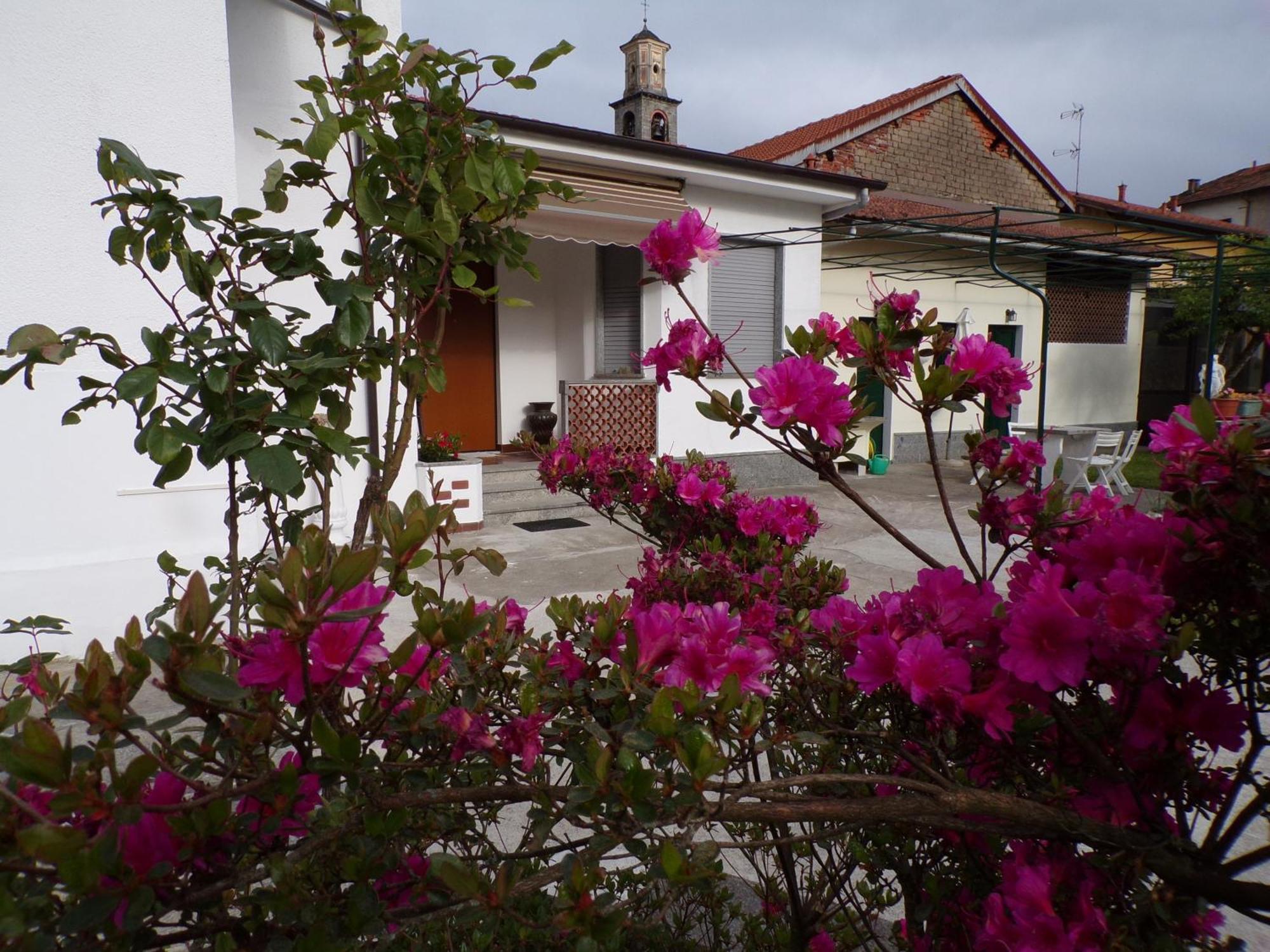 Casa Vacanze Terra Di Mezzo Invorio Inferiore Εξωτερικό φωτογραφία
